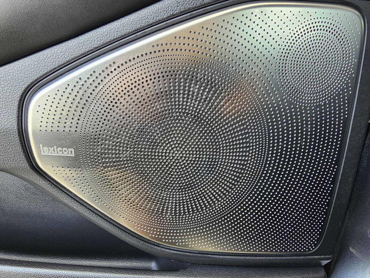 Used 2017 Genesis G90 5.0 Ultimate RWD image 28