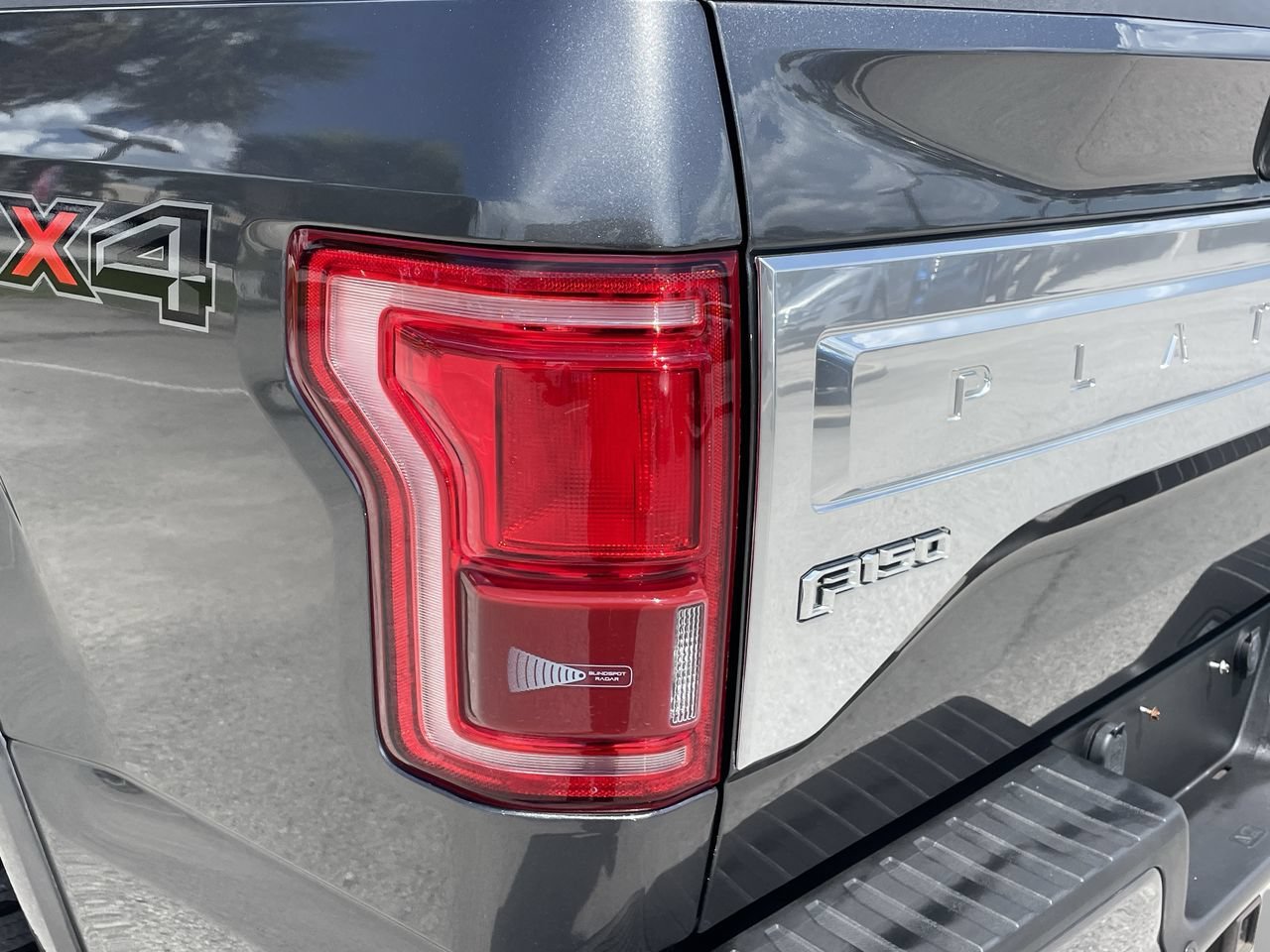 Used 2017 Ford F150 Platinum w/ Equipment Group 701A Luxury AWD/4WD image 7