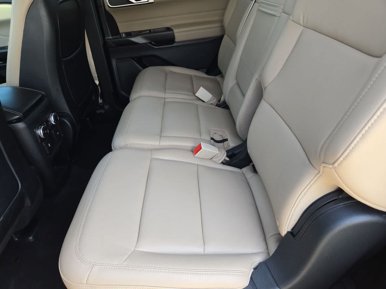 Used 2020 Ford Explorer XLT w/ Equipment Group 202A RWD image 18