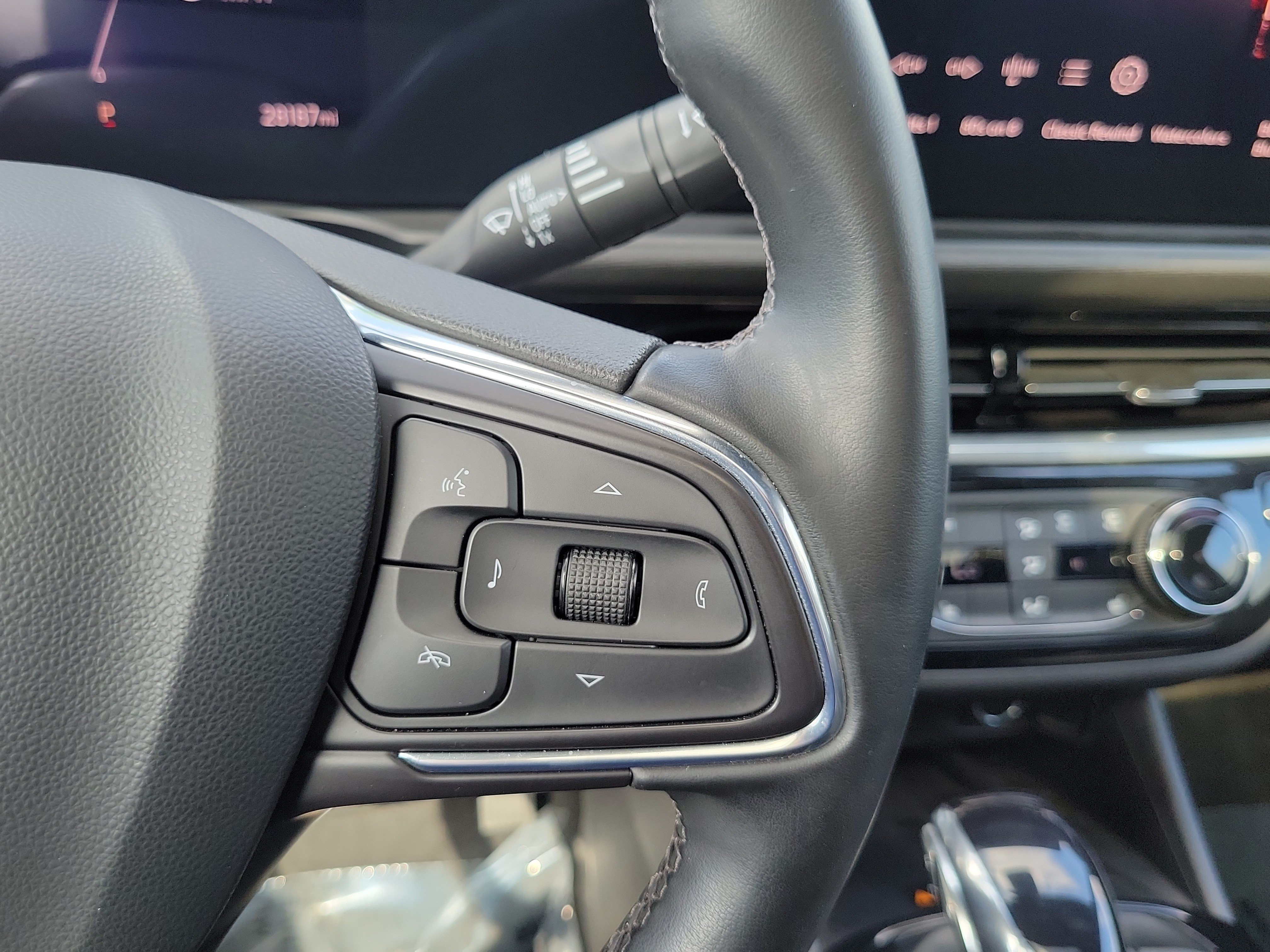 Used 2024 Buick Envista Sport Touring w/ Convenience I Package FWD image 21