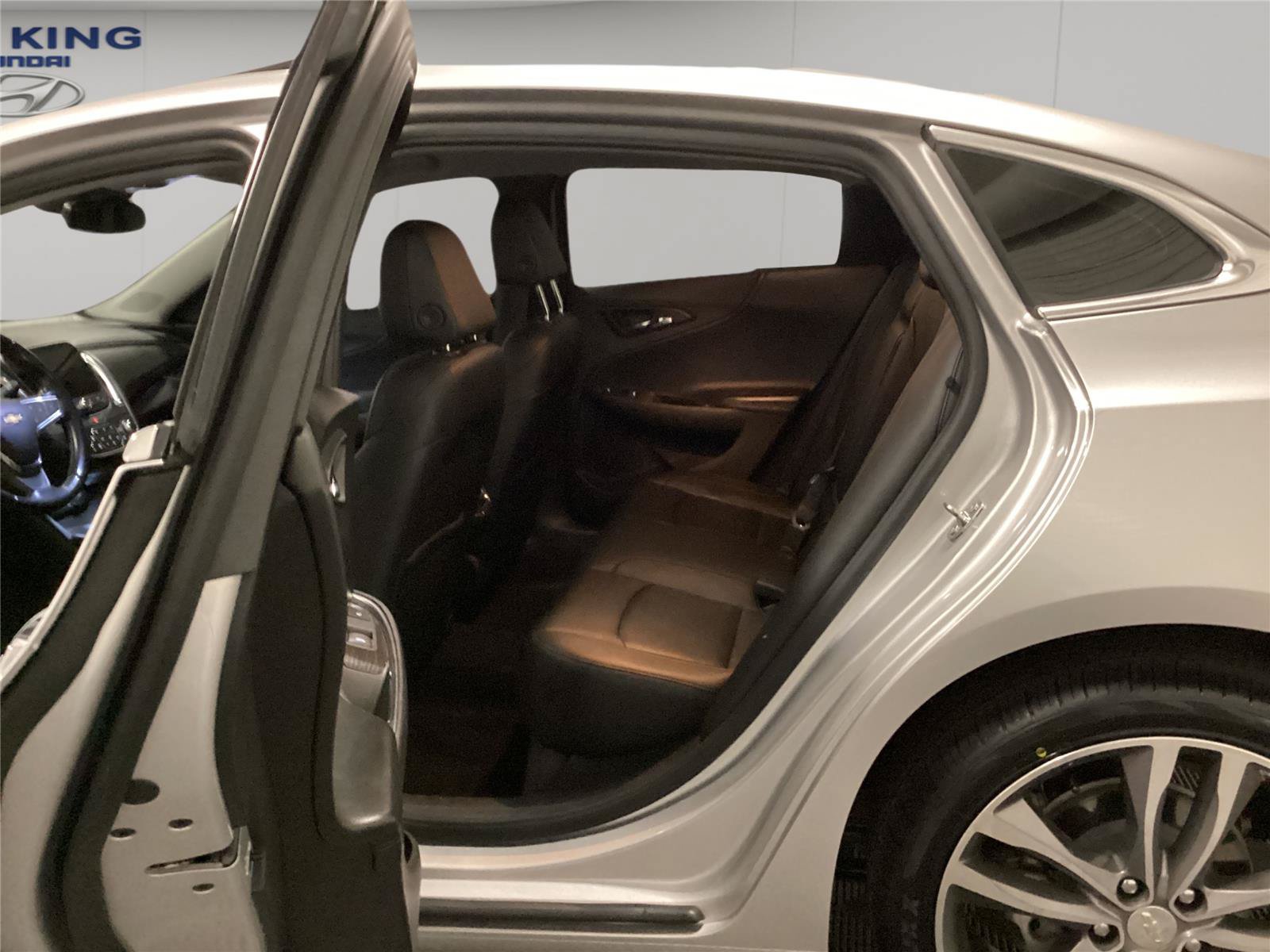 Used 2021 Chevrolet Malibu Premier FWD image 11