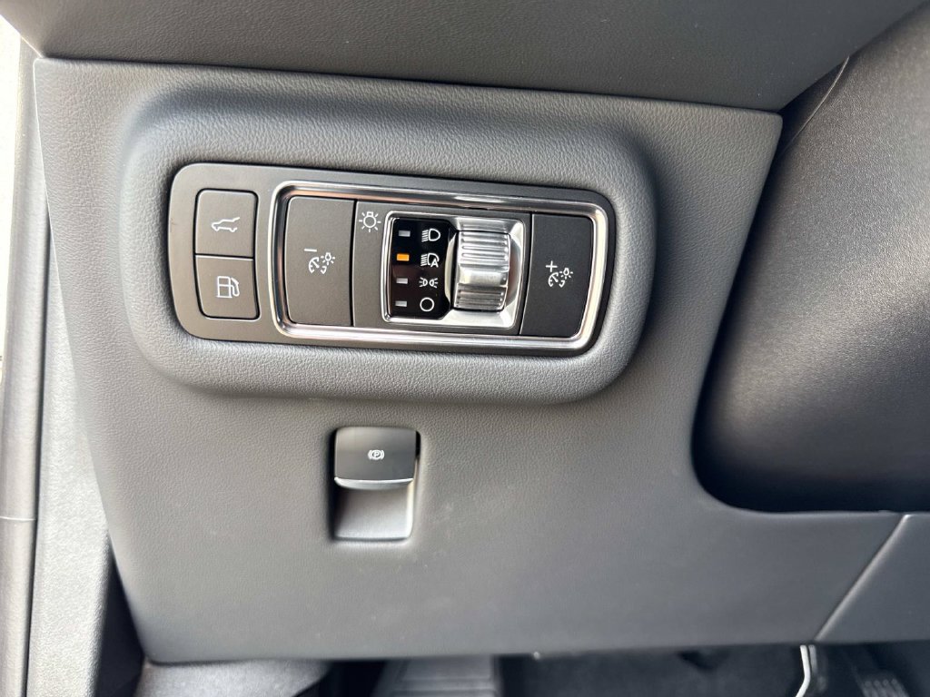 New 2026 Lincoln Nautilus Premier AWD/4WD image 32