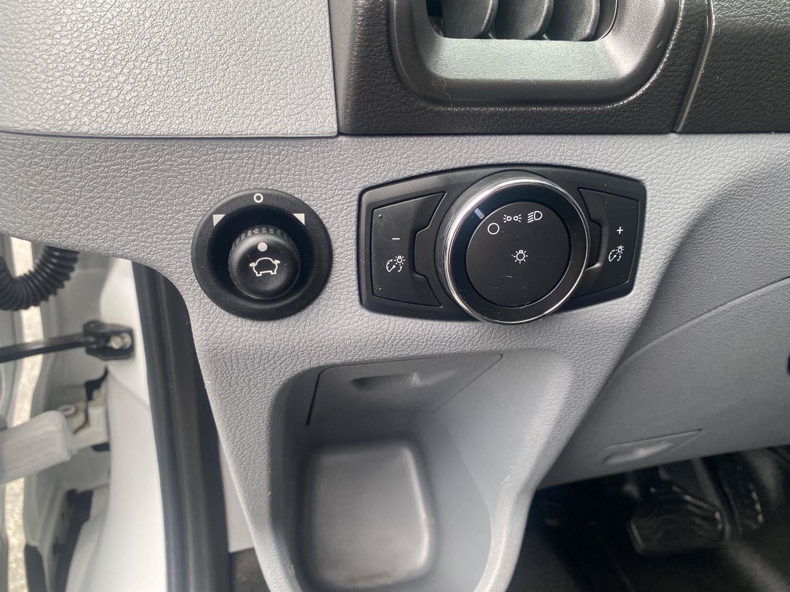 Used 2017 Ford Transit 150 XL RWD image 17