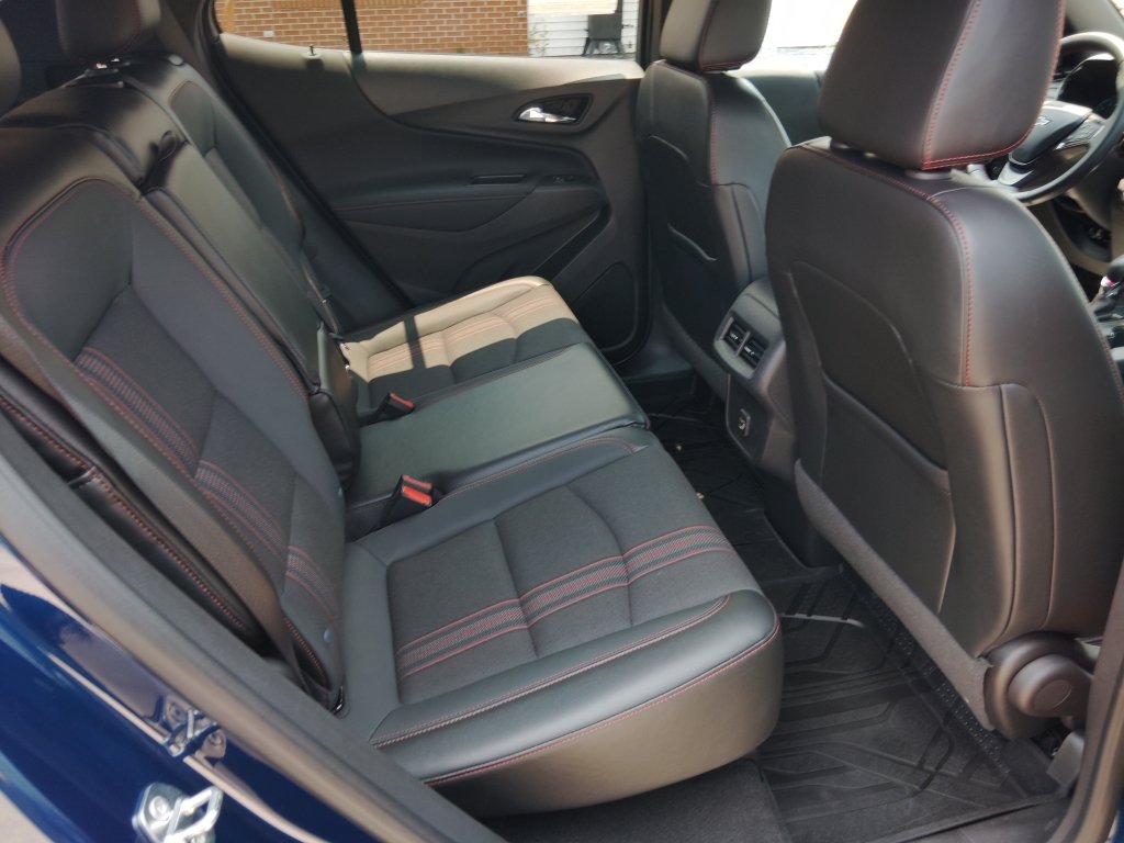 Used 2023 Chevrolet Equinox RS w/ LPO, Floor Liner Package FWD image 30