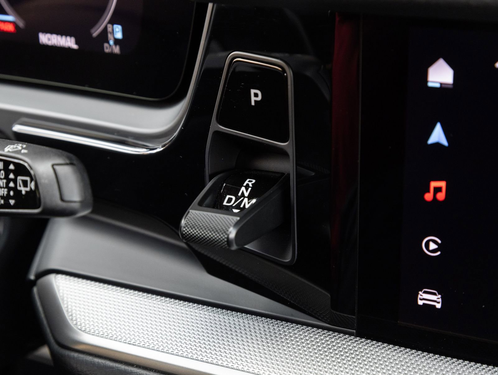 Certified 2025 Porsche Cayenne image 18