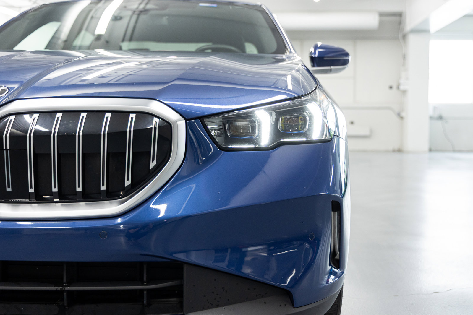 Used 2024 BMW 530i xDrive AWD/4WD image 13