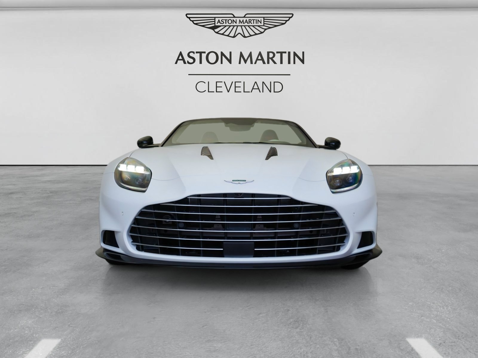 New 2026 Aston Martin Vanquish Convertible RWD image 36