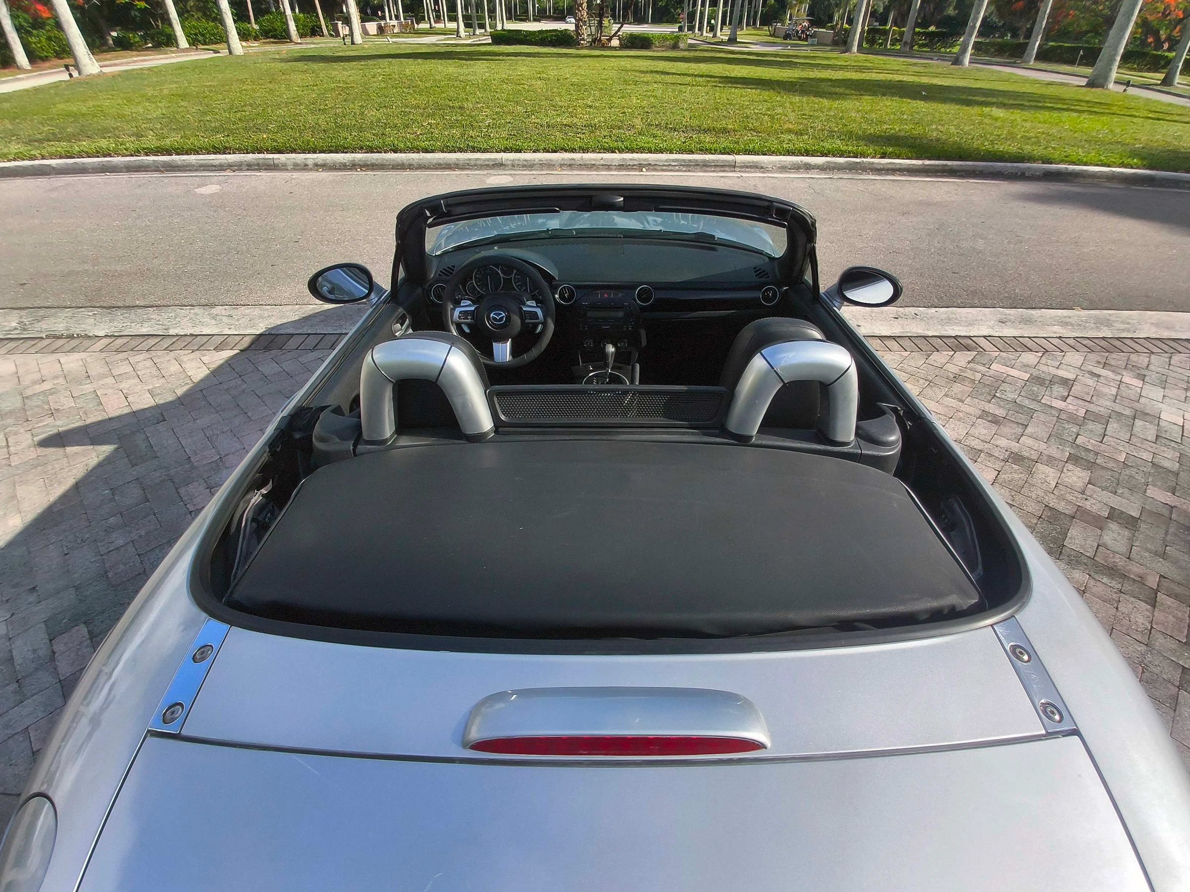 Used 2006 MAZDA MX-5 Miata Grand Touring RWD image 24