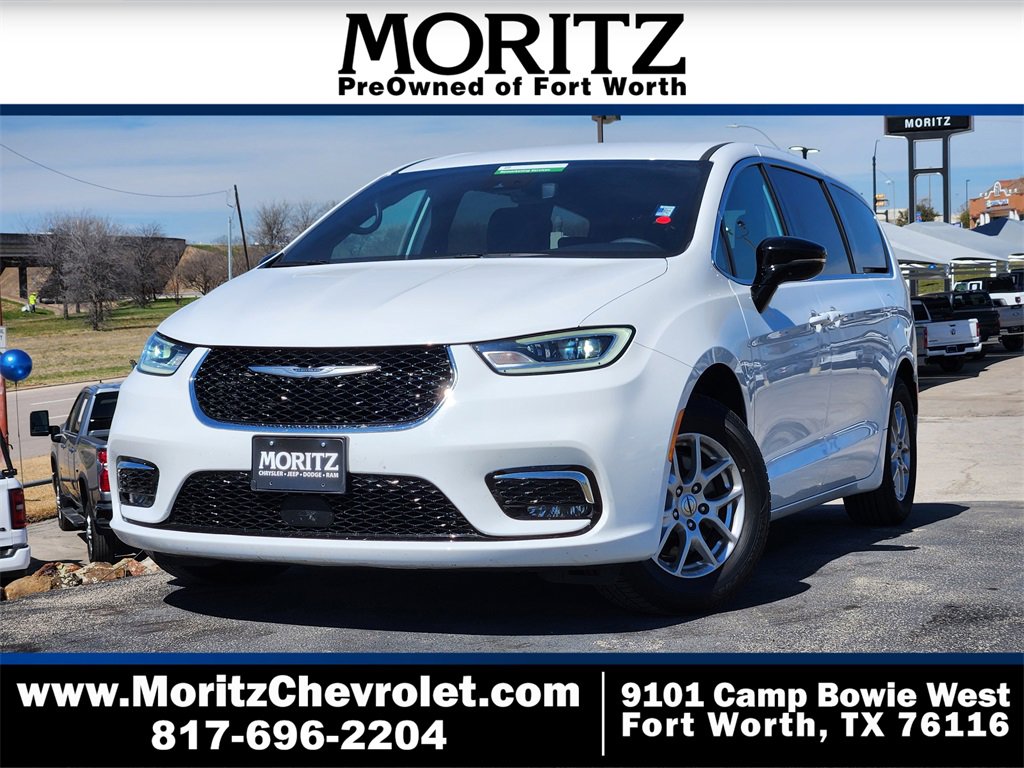 Used 2025 Chrysler Pacifica Select image 33