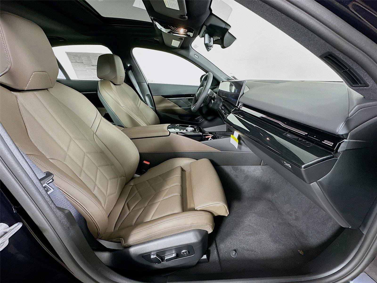 New 2026 BMW 530i xDrive 530i xDrive w/ M Sport Package image 30