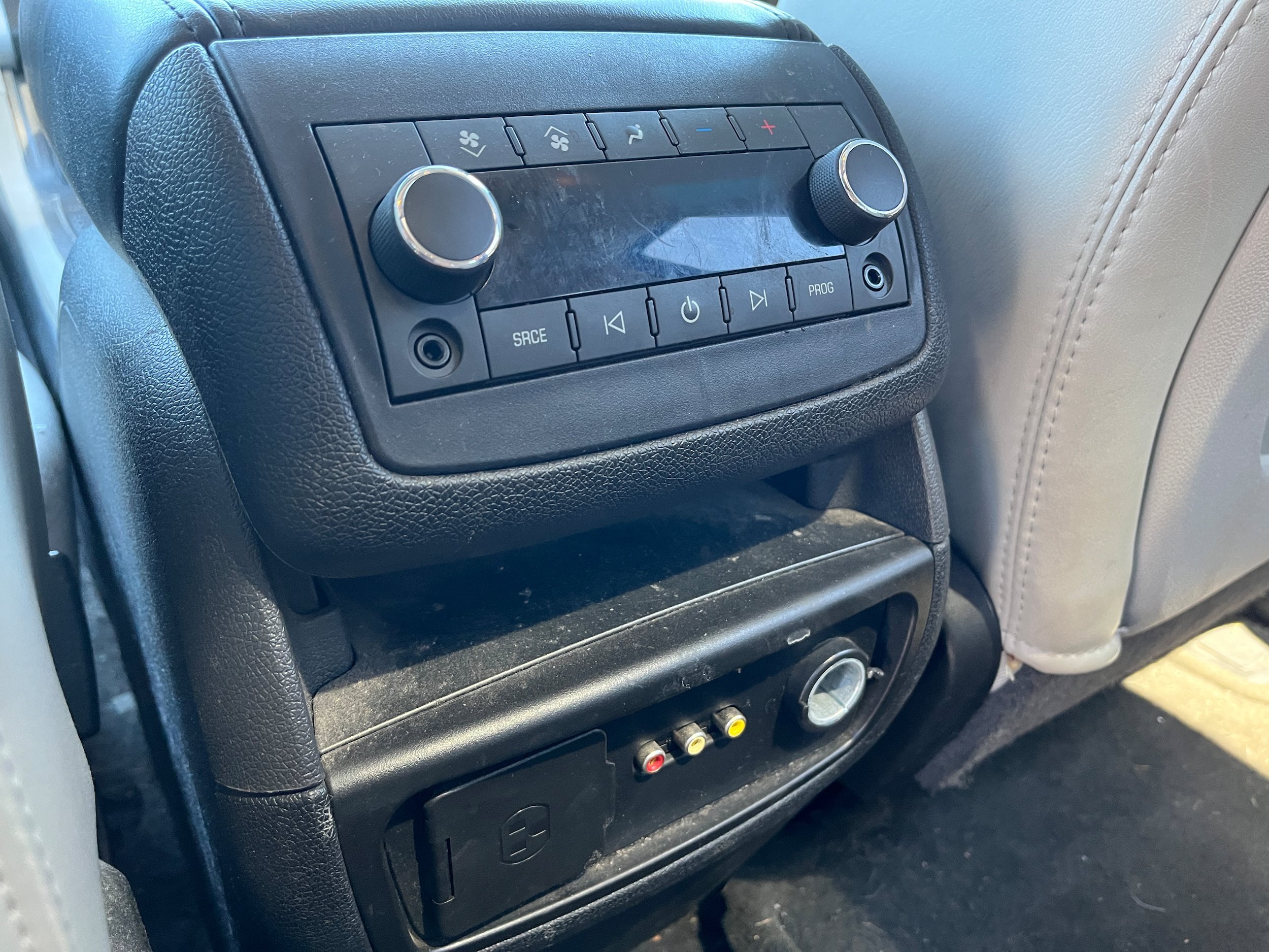 Used 2010 Chevrolet Traverse LTZ AWD/4WD image 12