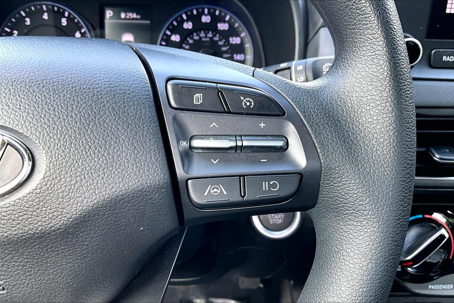 Used 2023 Hyundai Kona SEL AWD/4WD image 25