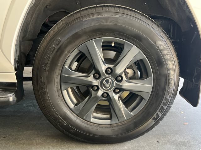 Used 2023 Lexus LX 600 4WD w/ Appearance Package image 10