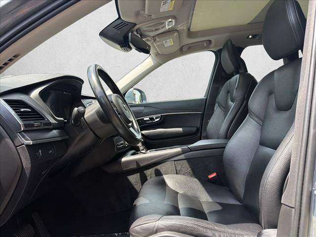 Used 2020 Volvo XC90 T6 Momentum AWD/4WD image 11