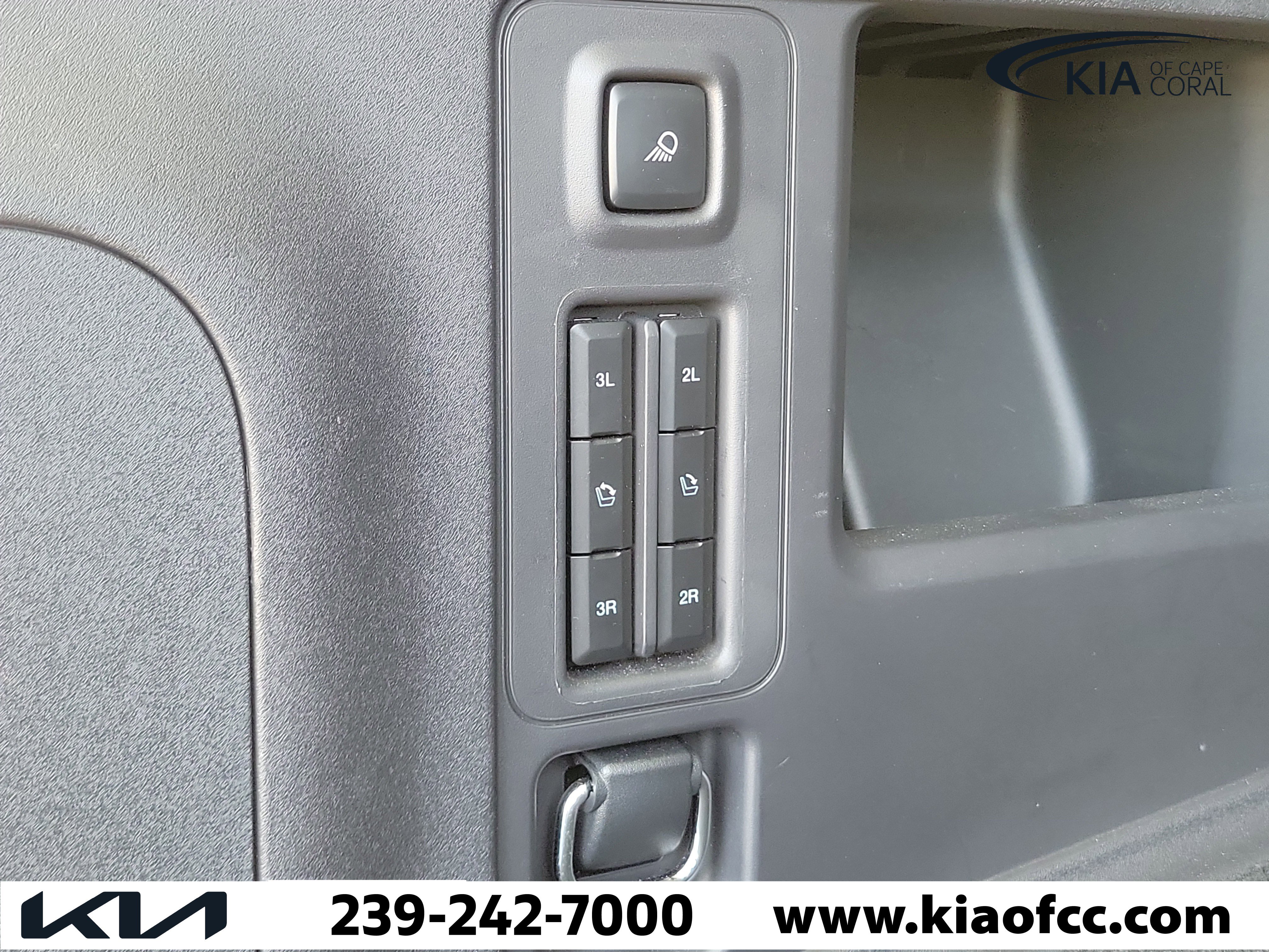 Used 2025 Ford Expedition Tremor image 16