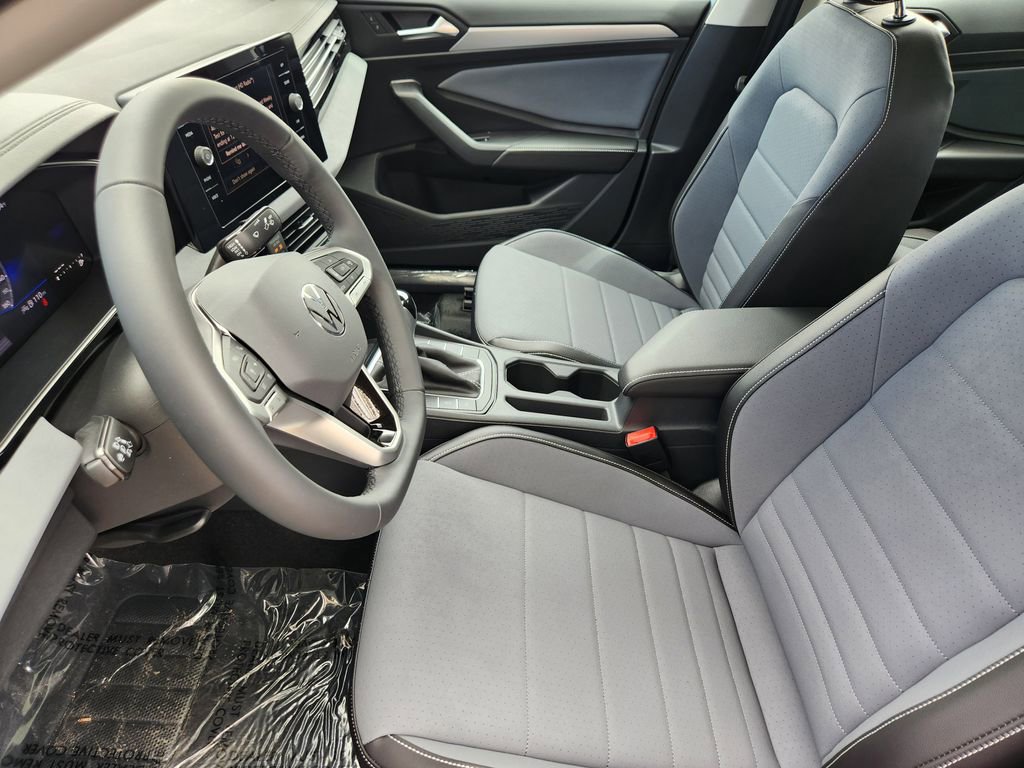 New 2026 Volkswagen Jetta SE image 4