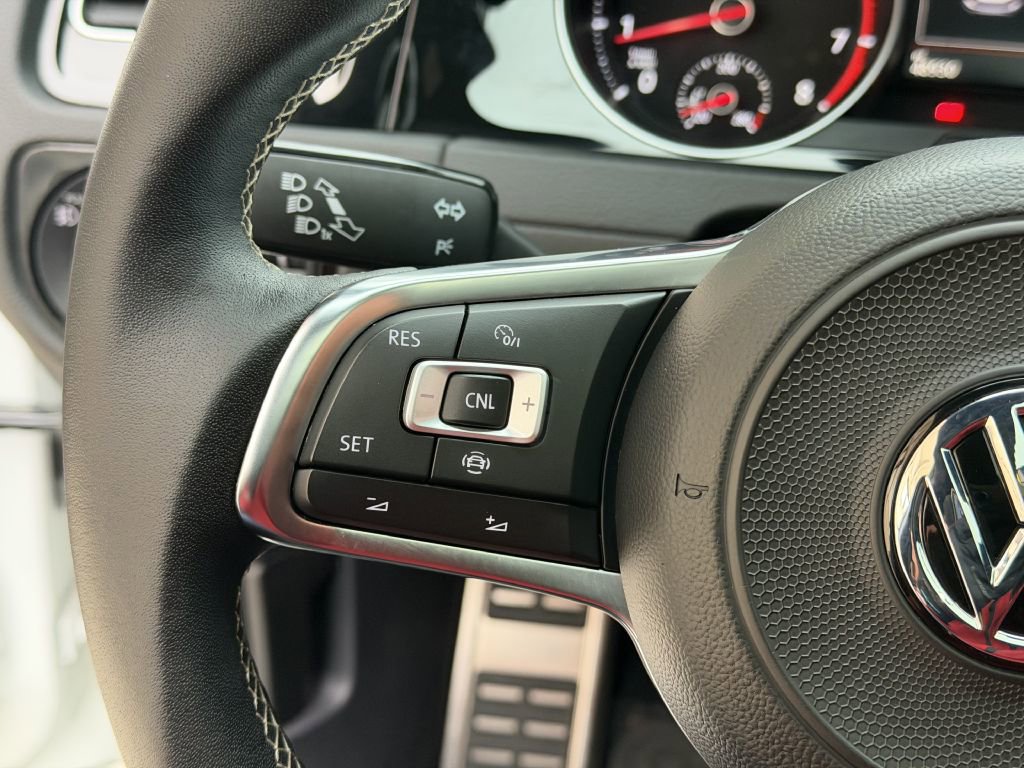 Used 2019 Volkswagen GTI SE w/ SE Experience Package image 33