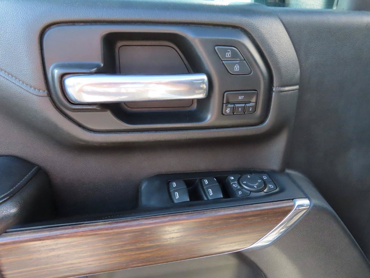 Used 2022 Chevrolet Silverado 3500 High Country w/ Safety Package II AWD/4WD image 25