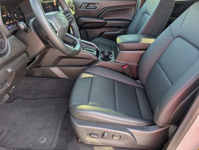 Used 2025 Chevrolet Colorado Trail Boss AWD/4WD image 14
