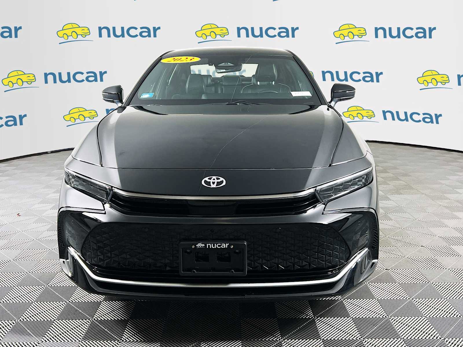 Used 2023 Toyota Crown Limited image 2