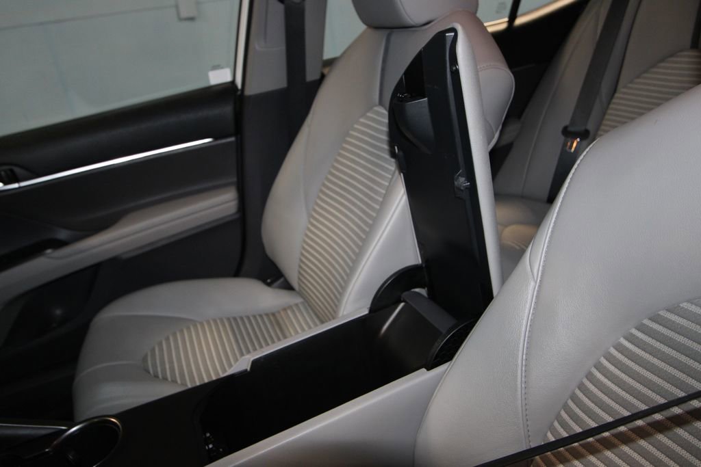 Used 2024 Toyota Camry SE FWD image 18
