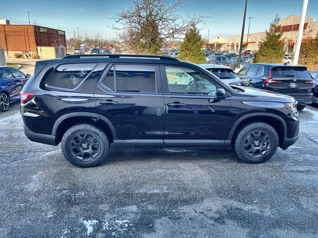 New 2025 Honda Pilot TrailSport image 11