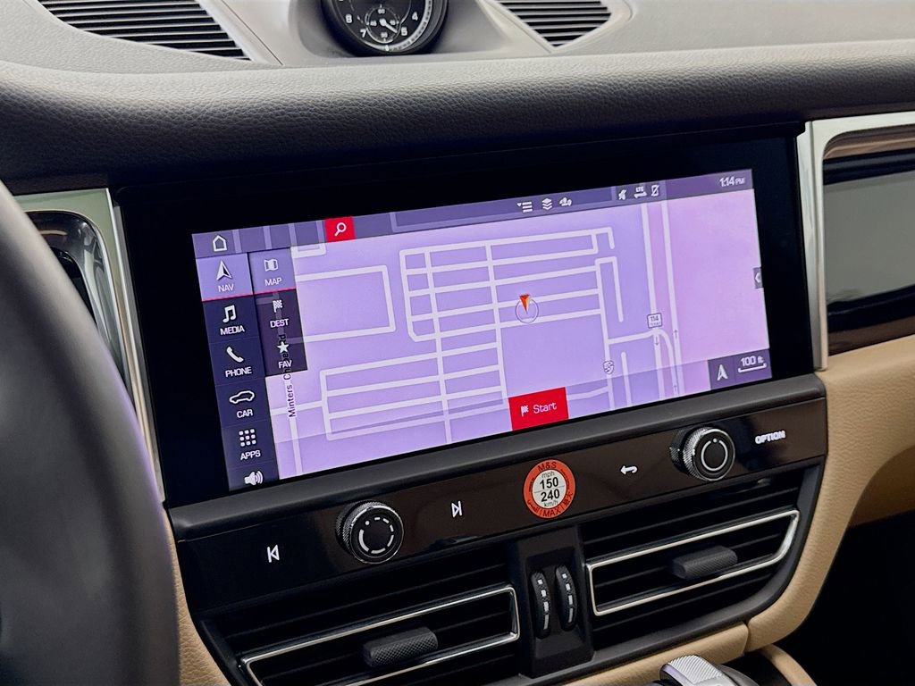 Certified 2025 Porsche Macan image 20