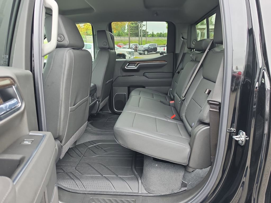 New 2026 Chevrolet Silverado 1500 RST w/ Redline Edition AWD/4WD image 29