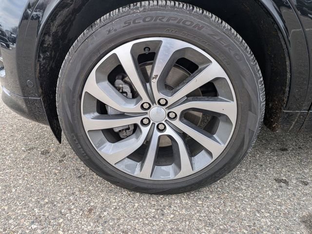 Certified 2025 Land Rover Discovery Sport Dynamic SE image 21