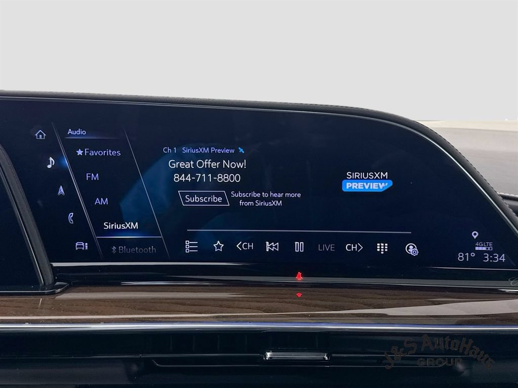 Used 2024 Cadillac Escalade Sport Platinum w/ LPO, ONYX Package AWD/4WD image 17