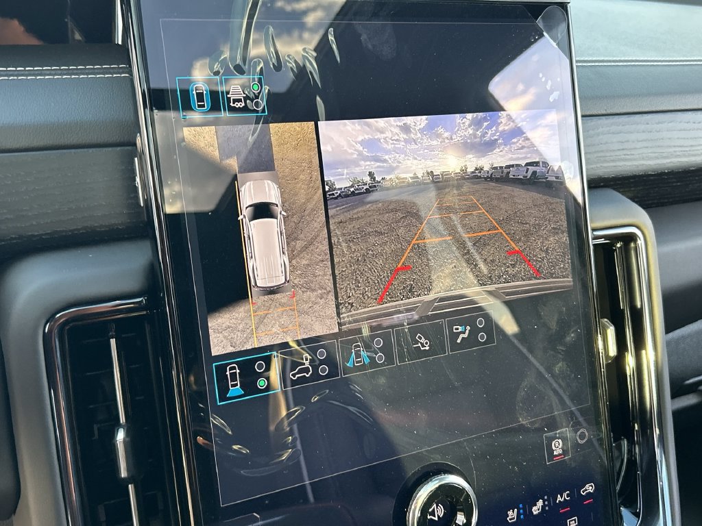 New 2026 GMC Yukon AT4 Ultimate AWD/4WD image 15