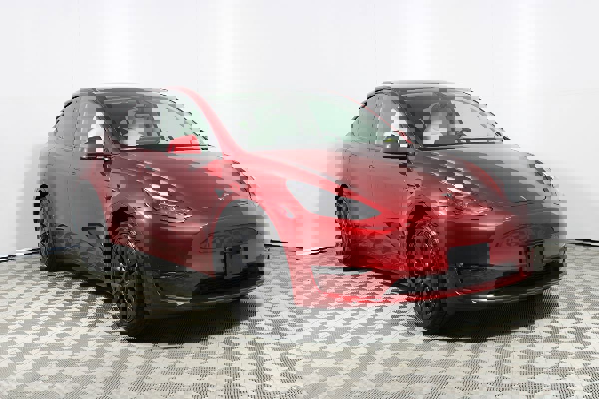 Used 2024 Tesla Model Y Long Range image 23