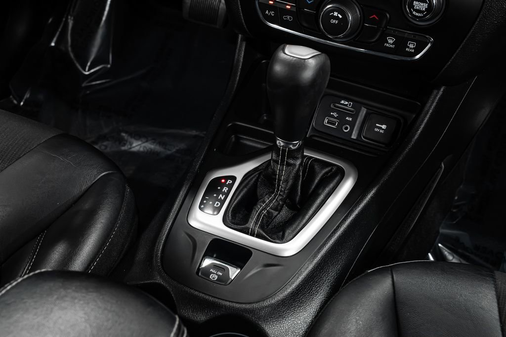 Used 2018 Jeep Cherokee Latitude Plus image 17