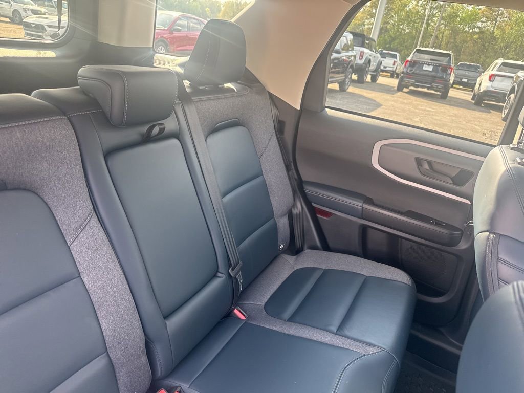 Used 2023 Ford Bronco Sport Outer Banks w/ Tech Package AWD/4WD image 12