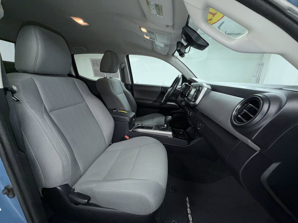Used 2019 Toyota Tacoma SR5 AWD/4WD image 13