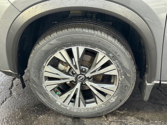 Certified 2022 Nissan Rogue SV w/ SV Premium Package image 10