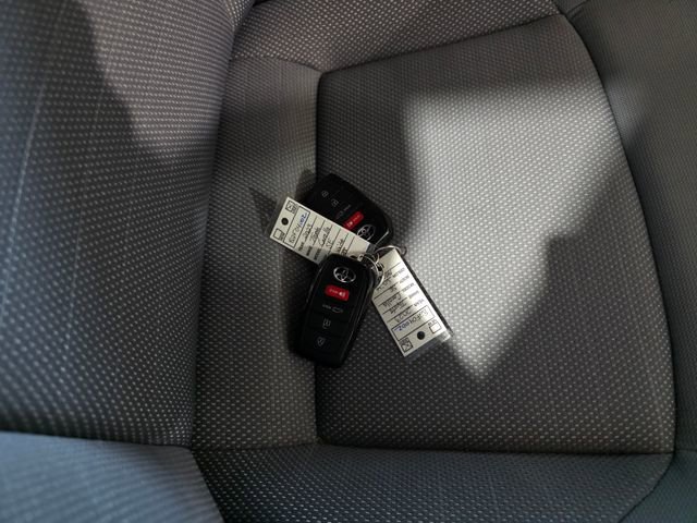 Used 2023 Toyota Corolla SE w/ Carpet Mat Package (TMS) image 9