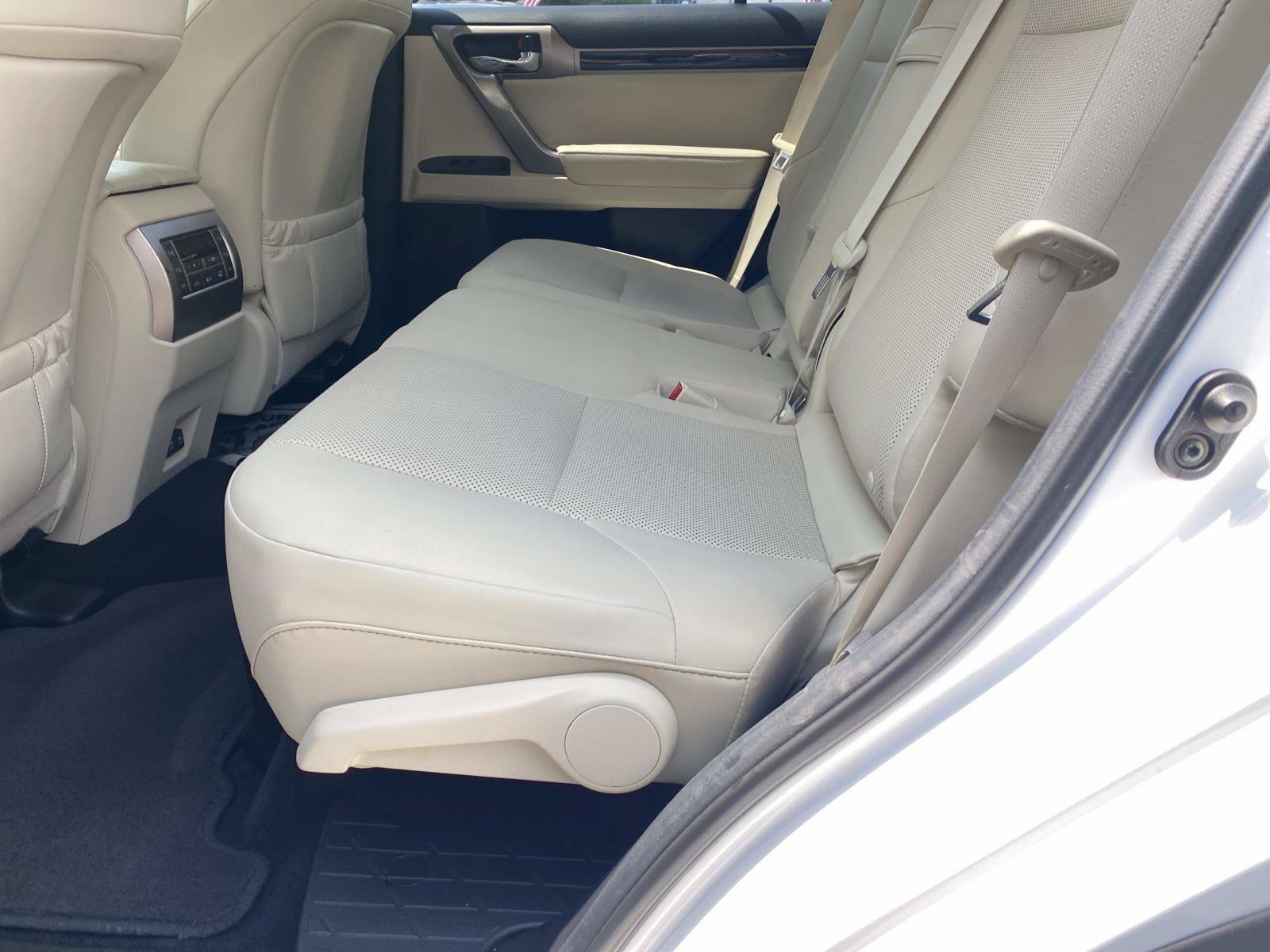 Used 2020 Lexus GX 460 Premium w/ Premium Package AWD/4WD image 17
