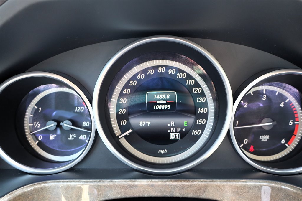 Used 2014 Mercedes-Benz E 250 BlueTEC Sedan image 23