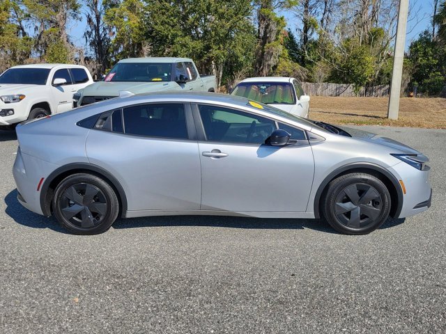 Used 2024 Toyota Prius LE image 9