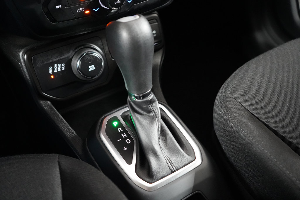Certified 2023 Jeep Renegade Latitude AWD/4WD image 24