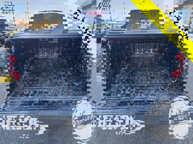 Used 2018 GMC Sierra 1500 SLT w/ SLT Premium Package image 10