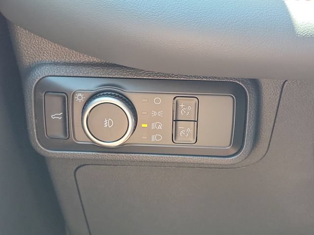 Used 2026 Ford Explorer Active w/ Active Comfort Package RWD image 13