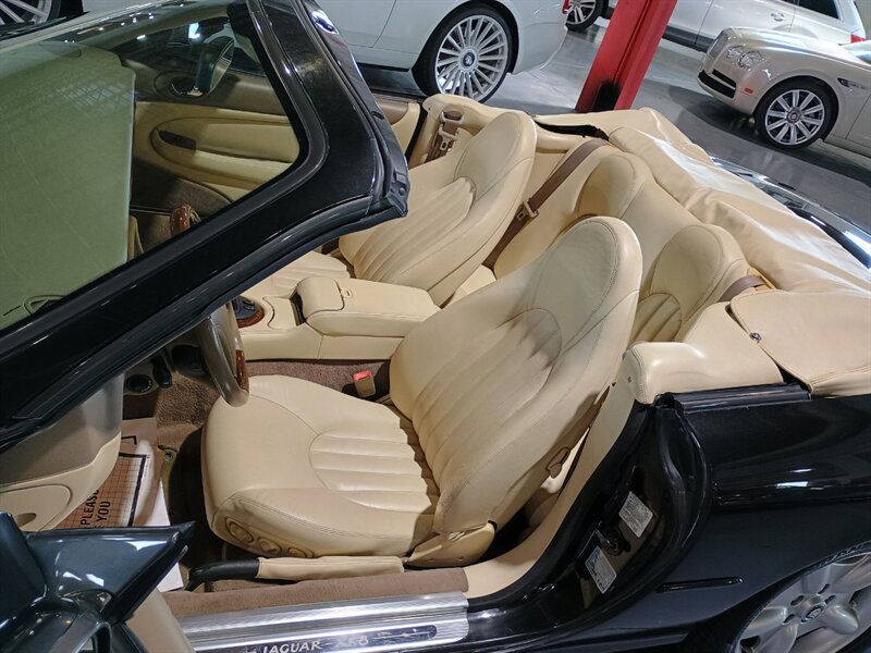Used 1997 Jaguar XK8 Convertible image 13