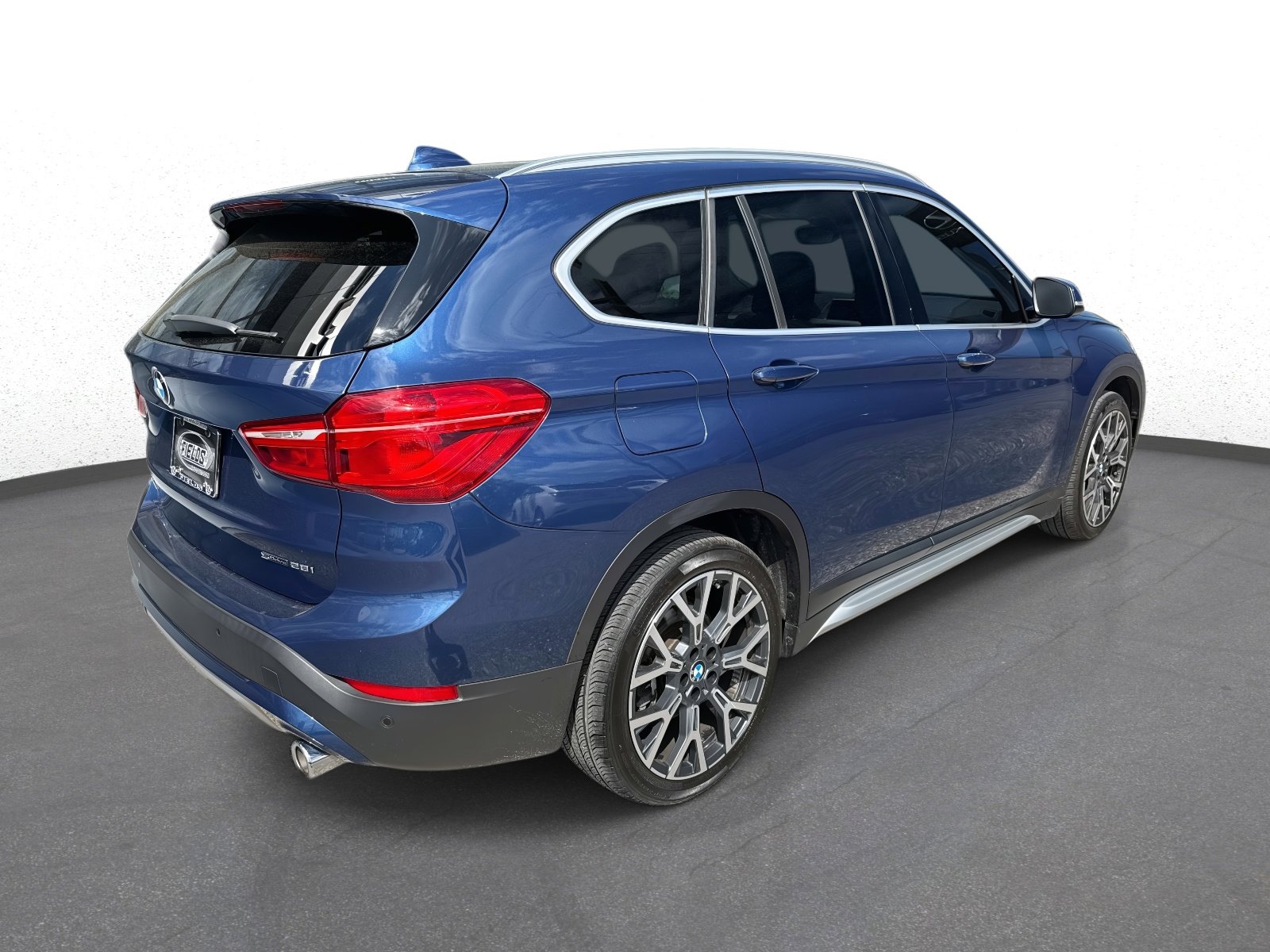 Used 2021 BMW X1 sDrive28i w/ Convenience Package FWD image 3