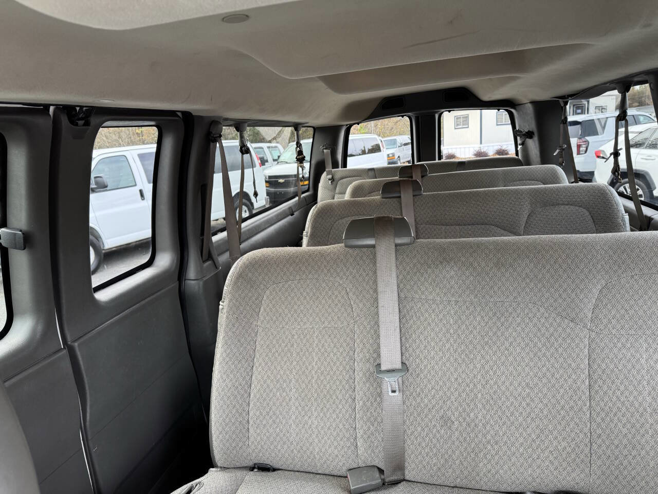 Used 2019 Chevrolet Express 3500 LS RWD image 9