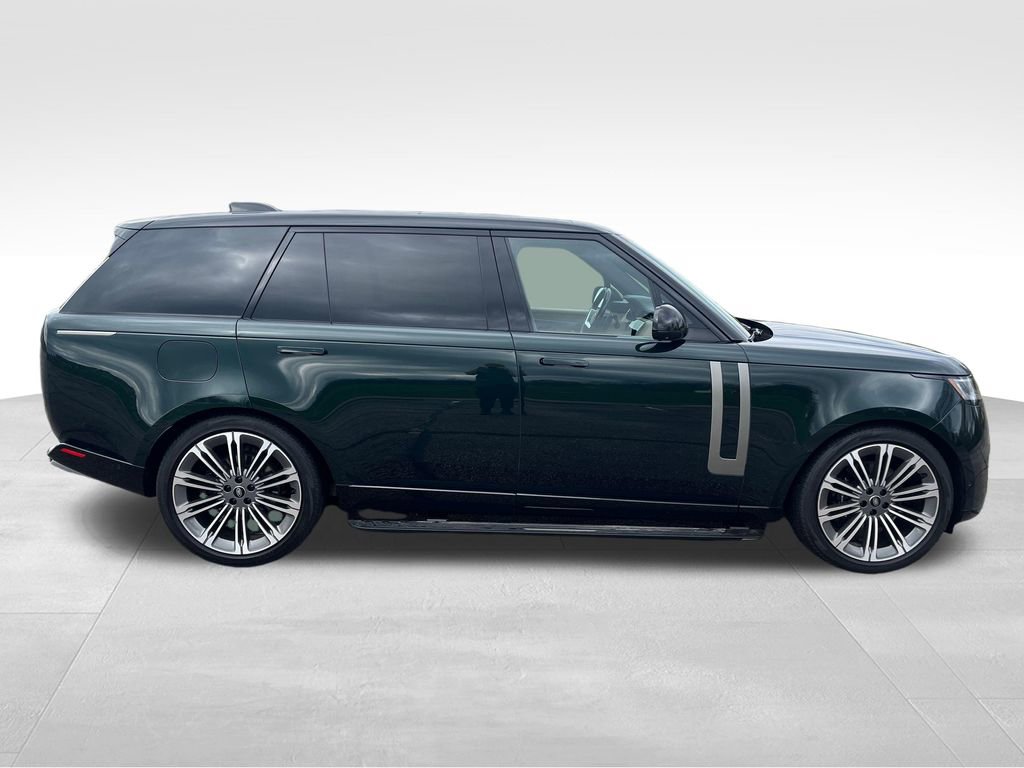 Used 2024 Land Rover Range Rover Long Wheelbase SE image 6