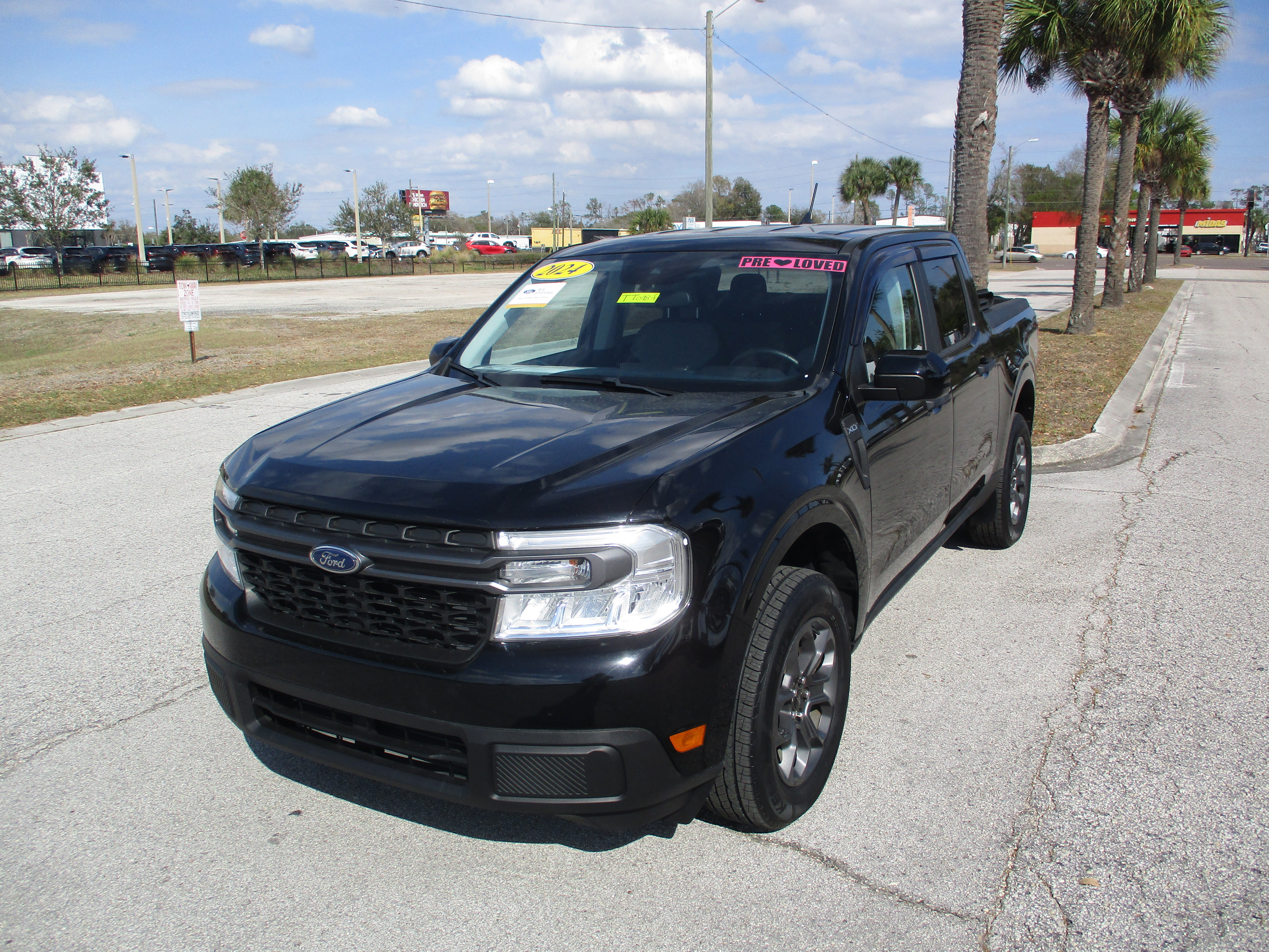 Certified 2024 Ford Maverick XLT w/ XLT Luxury Package image 3