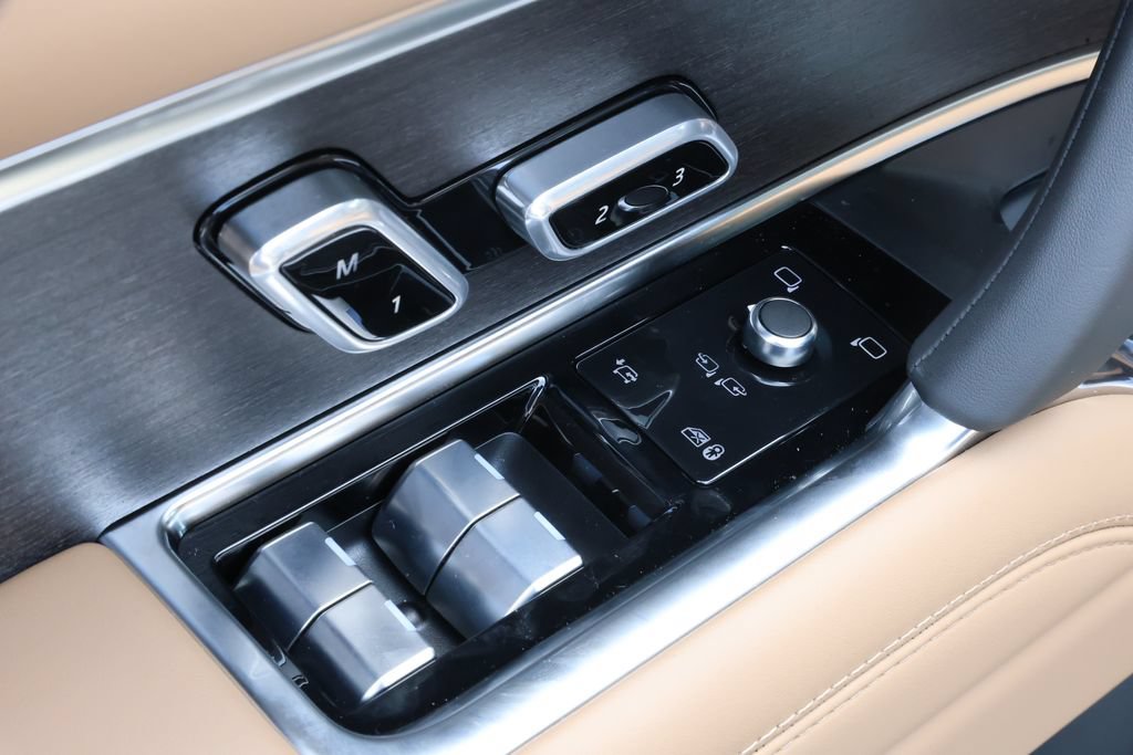 New 2026 Land Rover Range Rover SE AWD/4WD image 13