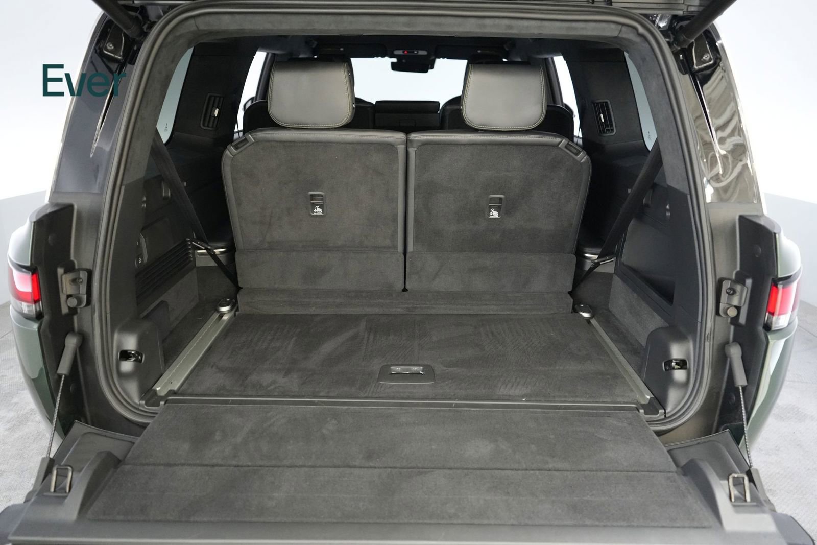 Used 2025 Rivian R1S Adventure image 8